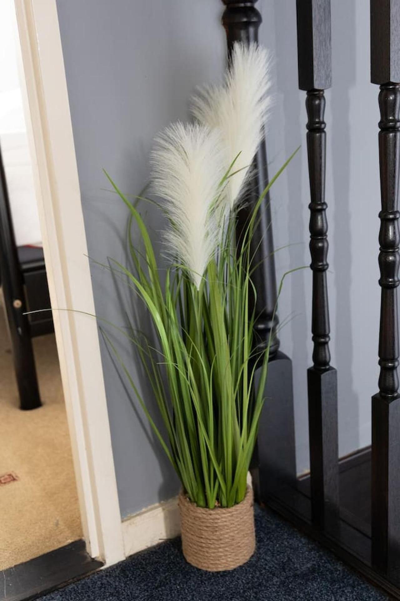 3 Bed Home Sleeps 8 People Located 1 Min From Train Stop - Otley Terrace Oldham Ngoại thất bức ảnh